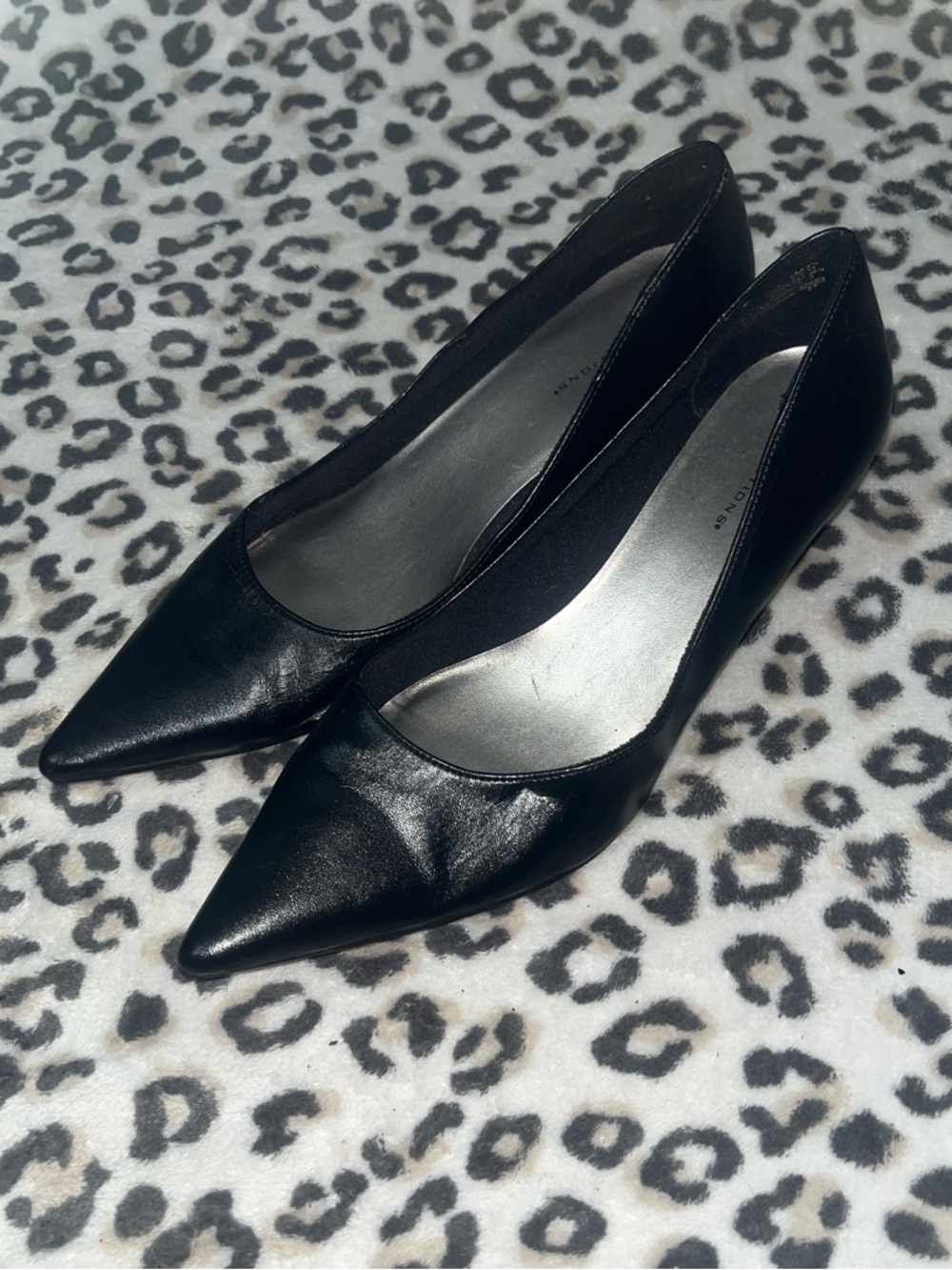 Predictions Black Pointed-Toe Kitten Heel Pumps